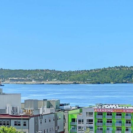 City Water View Oasis With Pool & Gym Near Cruise In Heart Of 시애틀 외부 사진