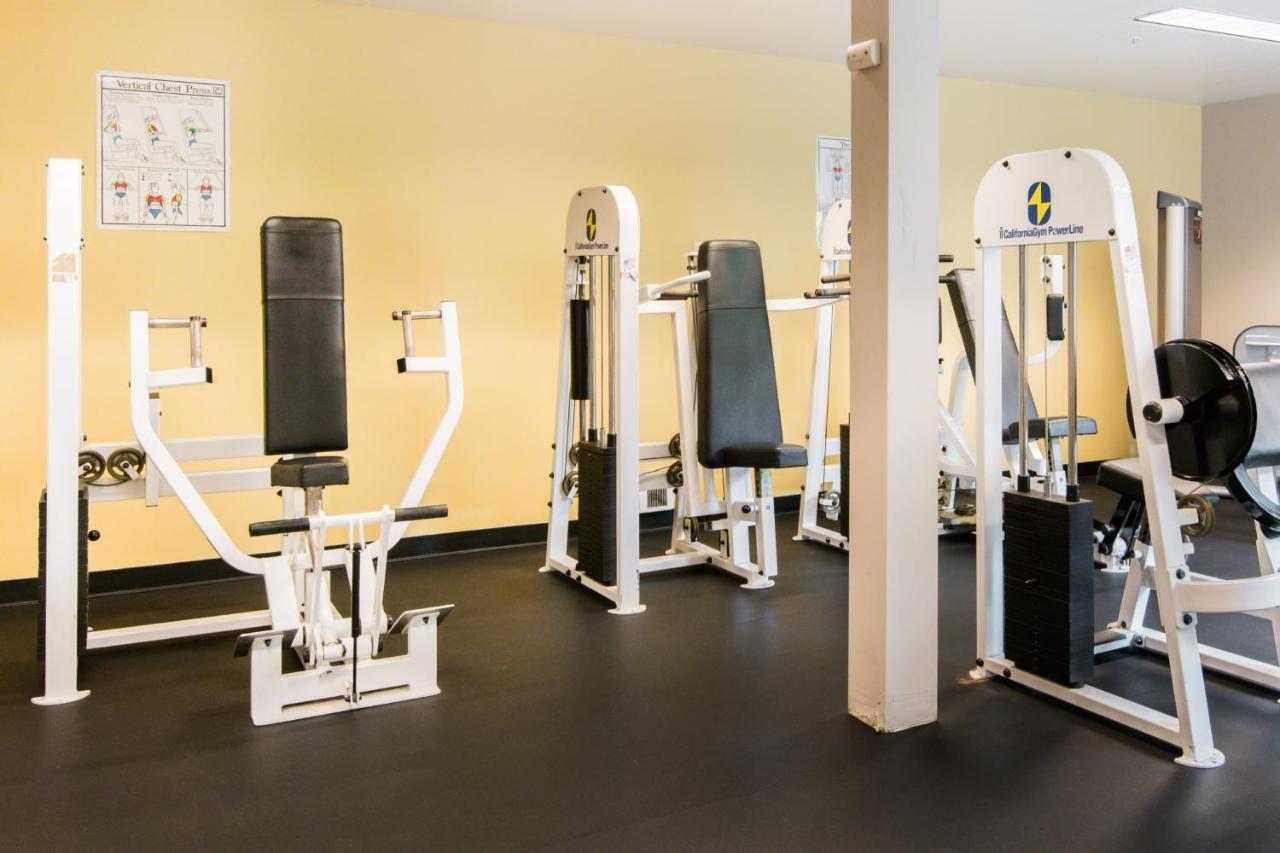 City Water View Oasis With Pool & Gym Near Cruise In Heart Of 시애틀 외부 사진